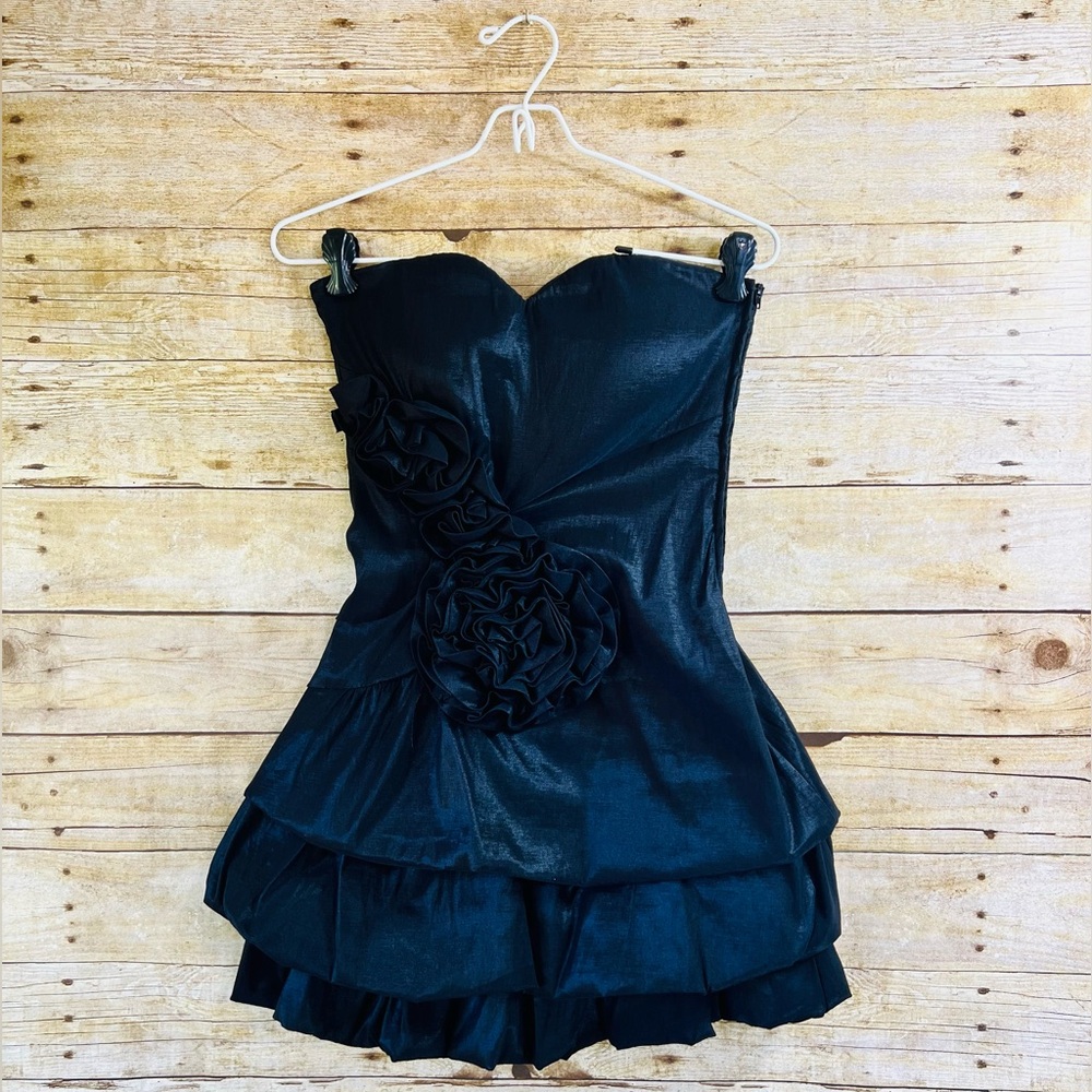 Daisy Shoppe Black‎ Strapless Floral Rosette Tiered Bubble Hem Cocktail Dress